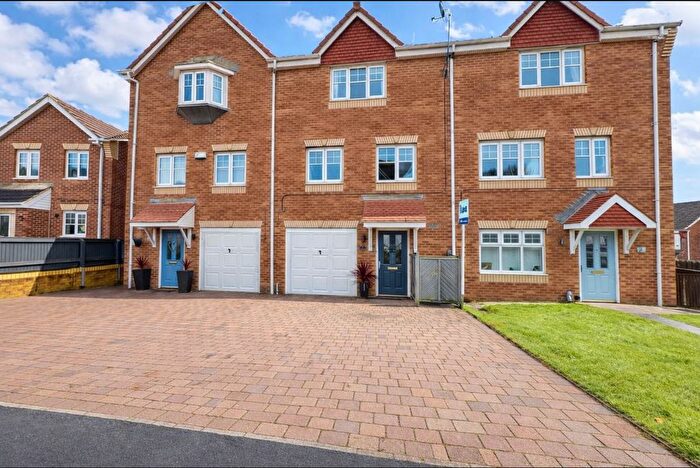 4 Bedroom Terraced House For Sale In Keswick View, Ackworth, Pontefract, WF7