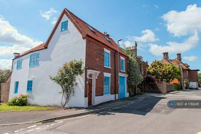 4 Bedroom Detached House To Rent In The Close, Blandford Forum, DT11