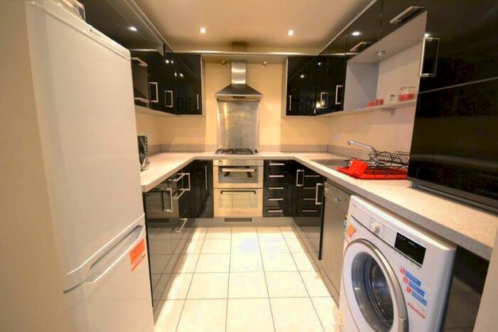 2 Bedroom Flat To Rent In Watkin Road, Leicester, LE2