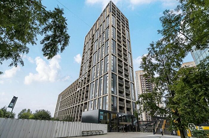 2 Bedroom Apartment For Sale In Vita Apartments, Caithness Walk, Croydon, CR0