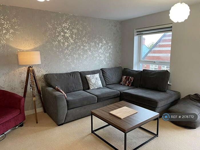 2 Bedroom Flat To Rent In Stimpson Avenue, Northampton, NN1