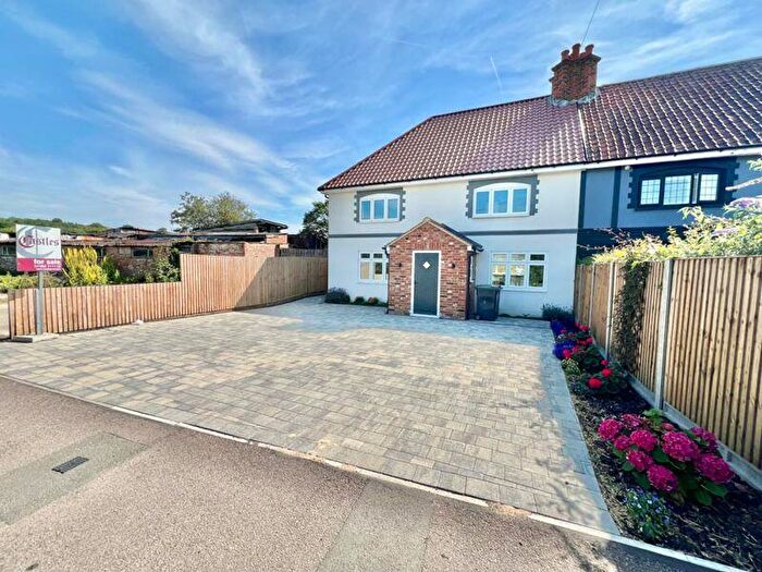 4 Bedroom Semi-Detached House For Sale In Crooked Mile, Waltham Abbey, Essex, EN9