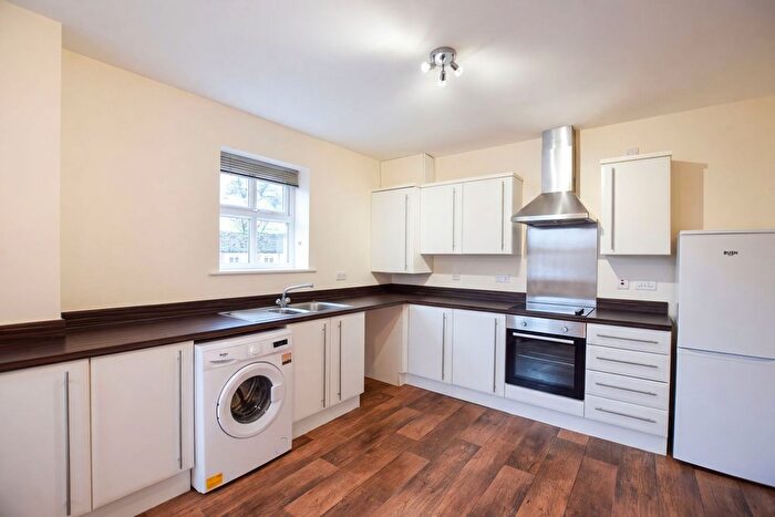 3 Bedroom Flat To Rent In Churchill Road, Gateshead, NE8