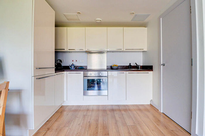 1 Bedroom Flat For Sale In Newsom Place, Manor Road, St. Albans, AL1
