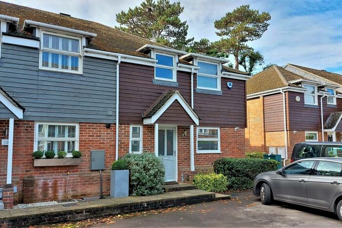 3 Bedroom End Of Terrace House To Rent In Pendenza, Cobham, KT11