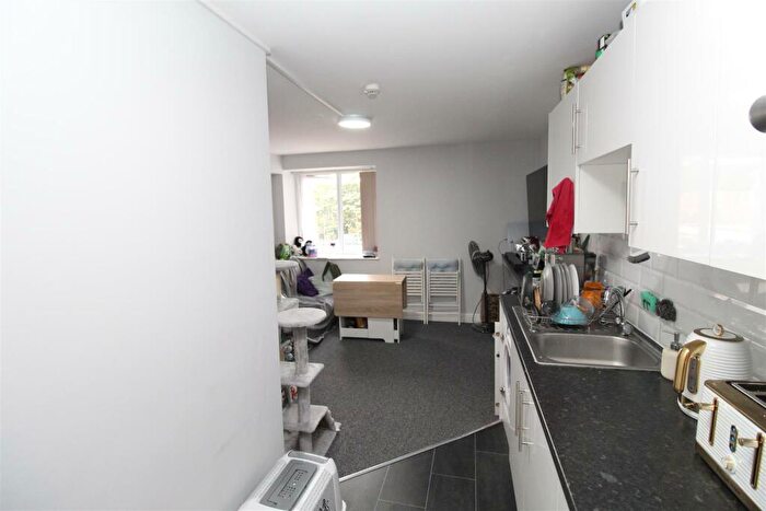 1 Bedroom Flat To Rent In Broadway, Adamsdown, Cardiff, CF24