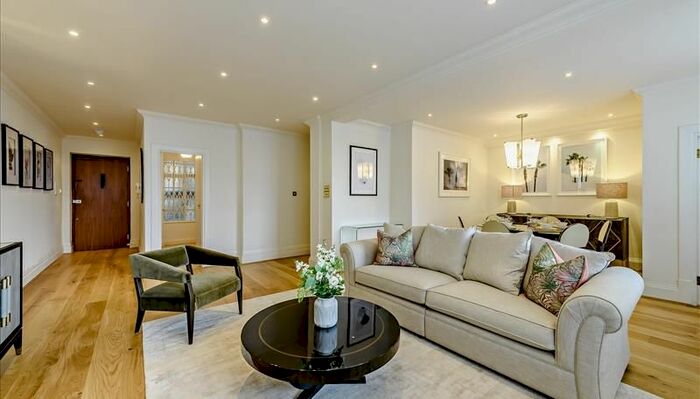3 Bedroom Flat To Rent In Strathmore Court, Park Road, London, NW8
