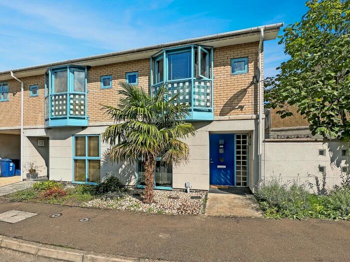 2 Bedroom Semi-Detached House For Sale In Hurdles Way, Duxford, Cambridge, CB22
