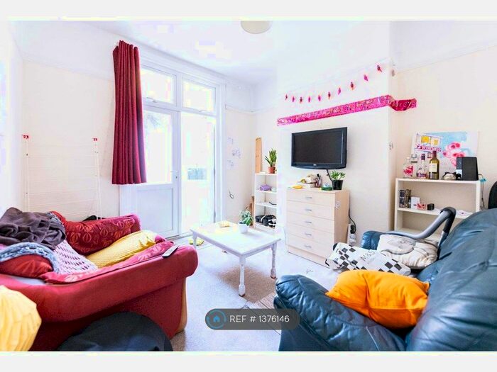 6 Bedroom Terraced House To Rent In Sandrock Road, London, SE13