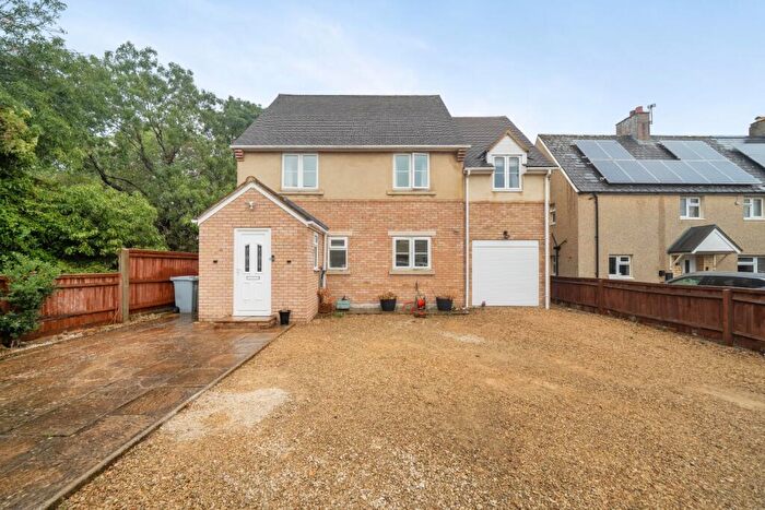 3 Bedroom Detached House For Sale In Rock Close, Carterton, Oxfordshire, OX18
