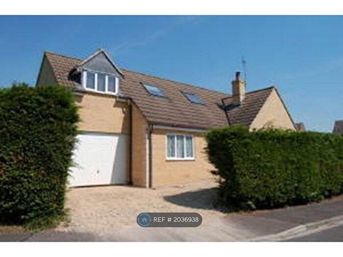 4 Bedroom Detached House To Rent In Monks Park, Malmesbury, SN16