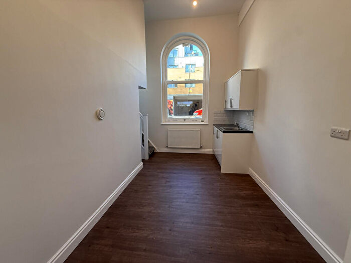 Studio To Rent In - Friern Barnet Road, London, N11