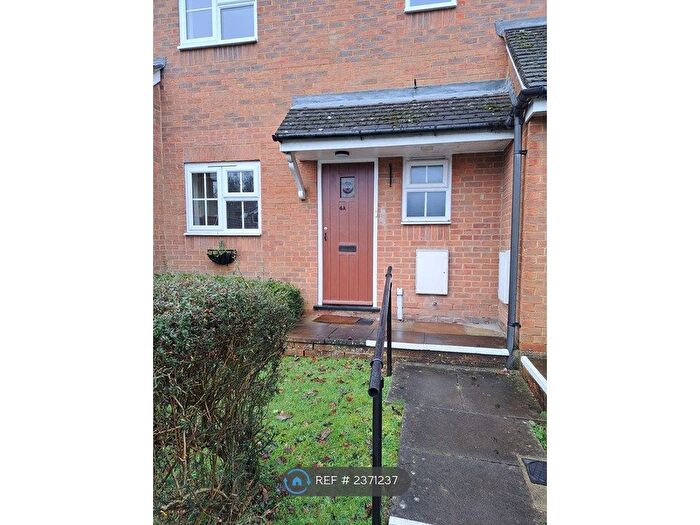 1 Bedroom Flat To Rent In Earl Howe Road, Holmer Green, HP15