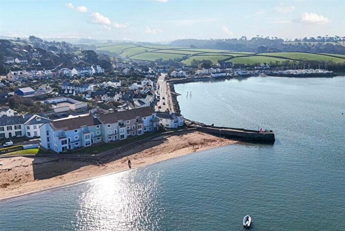3 Bedroom Apartment For Sale In Marine Parade, Instow, Bideford, EX39