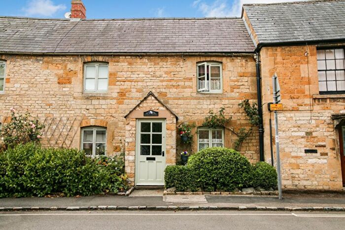 1 Bedroom Terraced House For Sale In East Street, Moreton-in-Marsh, Gloucestershire., GL56