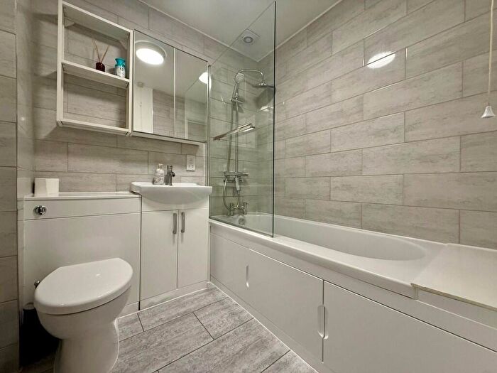 1 Bedroom Flat To Rent In St. Andrews Road, Portsmouth, Hampshire, PO5