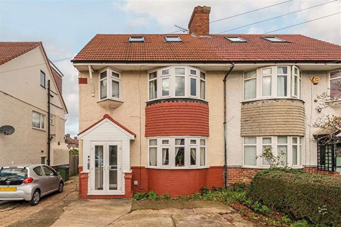 4 Bedroom Property For Sale In Wricklemarsh Road, Blackheath, SE3