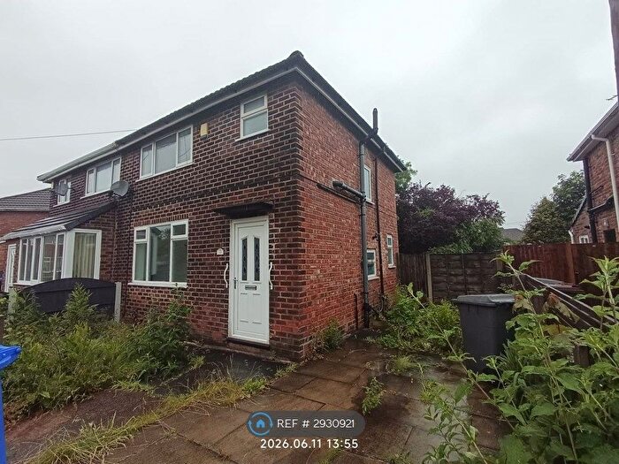 3 Bedroom Semi Detached House To Rent In Holmlea Road, Manchester, M43