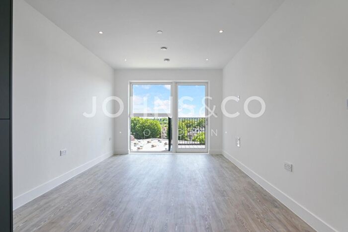 1 Bedroom Flat To Rent In Kew Bridge Rise, Kew Bridge, London, TW8