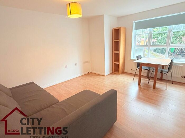 2 Bedroom Apartment To Rent In Tudor Court, Arboretum, NG7