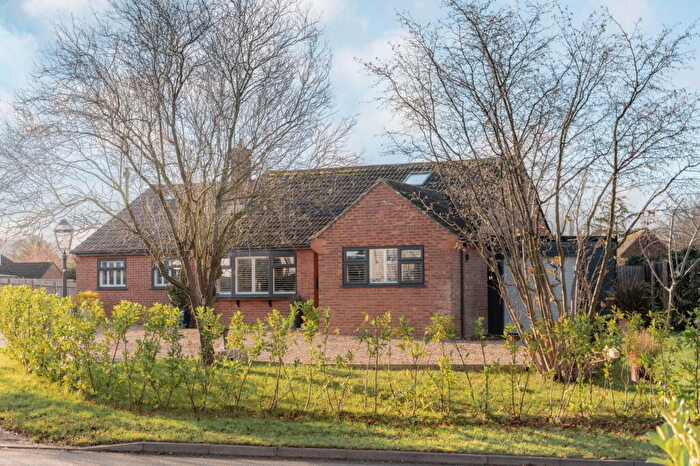 4 Bedroom Detached House For Sale In Horseshoe Close, Cheddington, Buckinghamshire, LU7