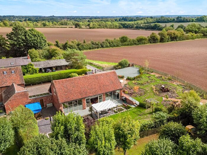 4 Bedroom Barn Conversion For Sale In Warwick Road, Kenilworth, Warwickshire, CV8