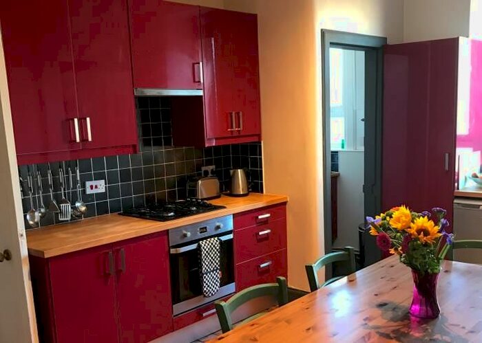 2 Bedroom Flat To Rent In Macdowall Road, Newington, Edinburgh, EH9