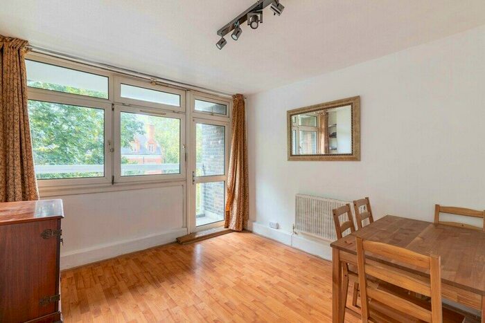 3 Bedroom Apartment To Rent In Henty Close, Battersea, SW11