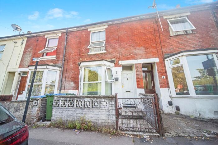 3 Bedroom Terraced House For Sale In Mount Pleasant Road, Southampton, Hampshire, SO14