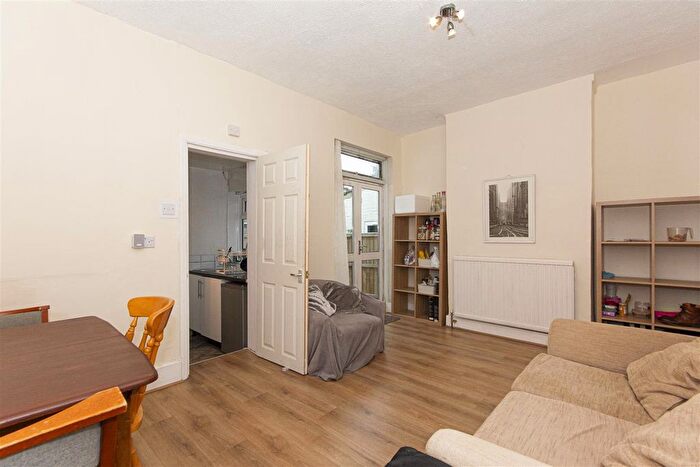 4 Bedroom Terraced House To Rent In Blackshaw Road, London, SW17