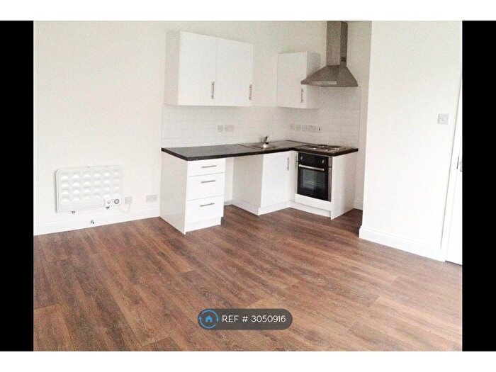Studio To Rent In Baronet Road, London, N17