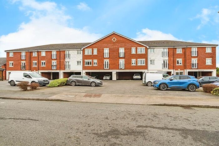 2 Bedroom Flat To Rent In Southgate Way, Dudley, DY1