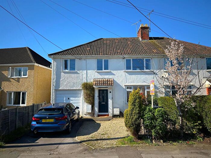 4 Bedroom Semi Detached House For Sale In Greenway Lane, Chippenham, SN15