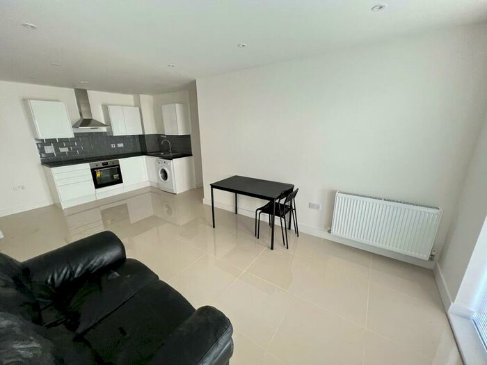 3 Bedroom Flat To Rent In The Balbirs, Portswood Road, SO17