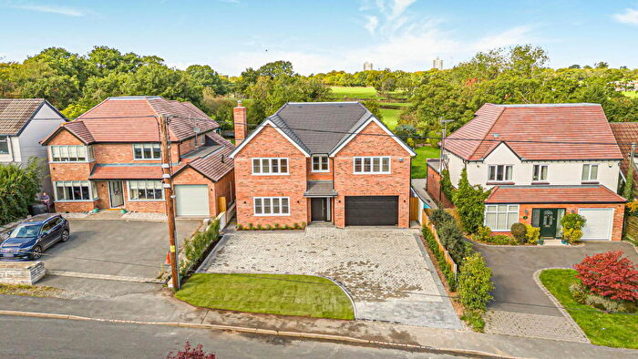 5 Bedroom Detached House For Sale In New Road, B47