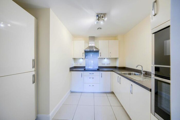 1 Bedroom Apartment For Sale In Springfield Close, Stratford-Upon-Avon, CV37