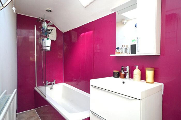 2 Bedroom End Of Terrace House For Sale In Coombe Park Lane, Plymouth, Devon, PL5