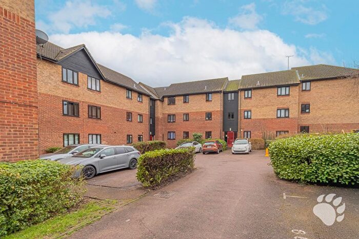 2 Bedroom Flat For Sale In Copperfields, Laindon, SS15