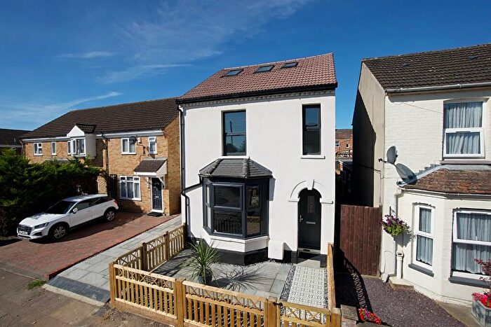 3 Bedroom Detached House For Sale In Beatrice Street | Kempston | Beds | | Renovated & Refitted, MK42