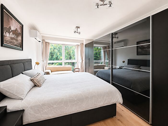 2 Bedroom Maisonette To Rent In Hollybush Hill, London, E11