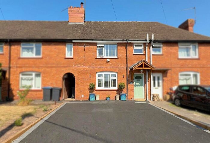 3 Bedroom House For Sale In Birmingham Road, Alcester, B49