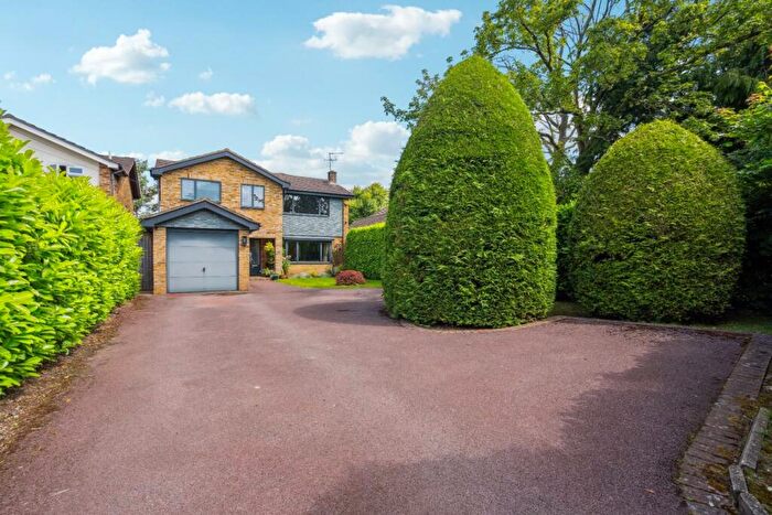 4 Bedroom Detached House For Sale In Amersham Road, Little Chalfont, Buckinghamshire, HP6