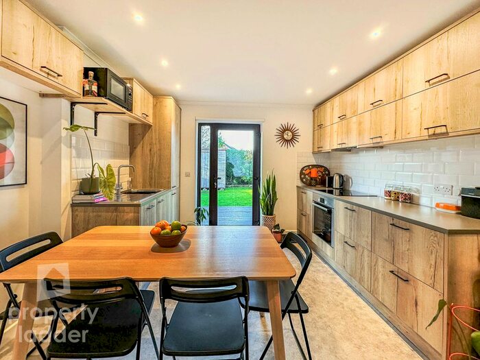 3 Bedroom Semi-Detached Bungalow For Sale In Hancock Close, Coltishall, Norwich, NR12