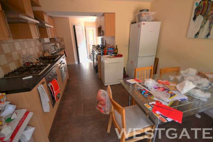 8 Bedroom Terraced House To Rent In Donnington Road, Reading, RG1