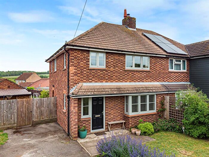 3 Bedroom Semi Detached House For Sale In Centre Drive, Newmarket, CB8