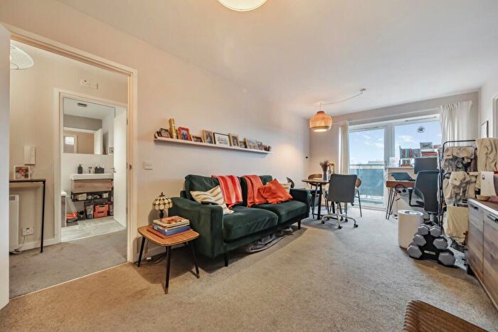 1 Bedroom Flat For Sale In Marmont Road, London, SE15