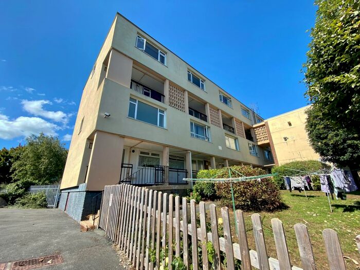 3 Bedroom Maisonette To Rent In Dieppe Close, Plymouth, PL1