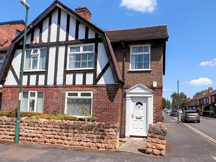 3 Bedroom Semi-Detached House To Rent In Greenfield Street, Nottingham, NG7