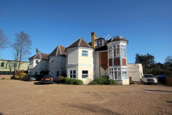 1 Bedroom Apartment To Rent In Byfleet, KT14