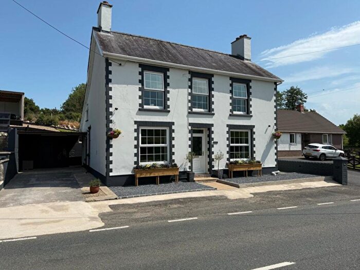 4 Bedroom Detached House For Sale In Pentre-Cwrt, Llandysul, SA44